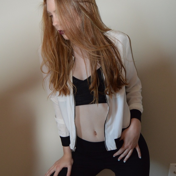 Meet your Posher, Amelia - Picture 5 of 8